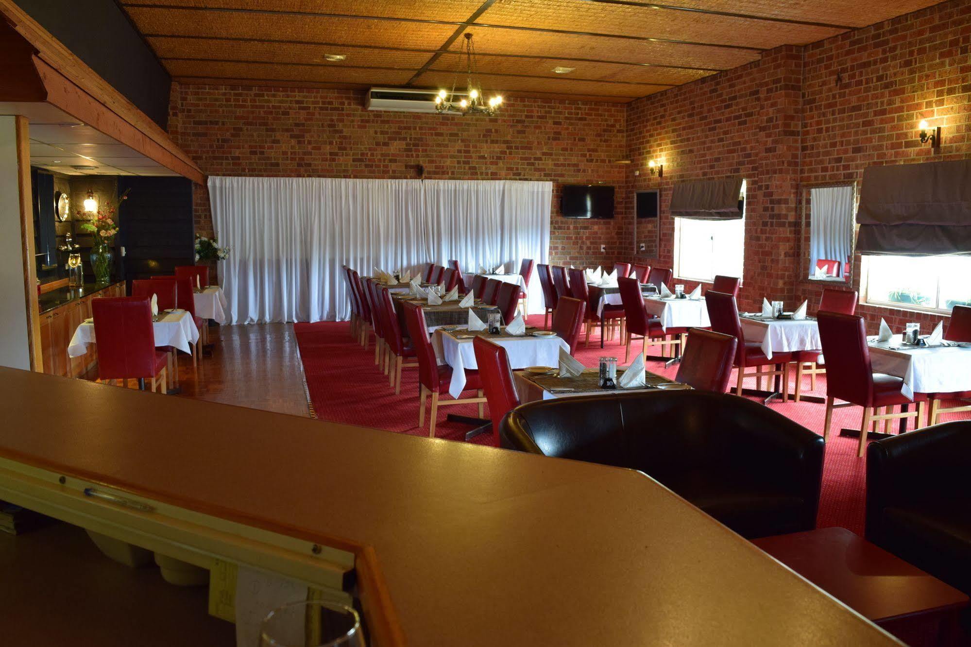 Golden Age Motor Inn Queanbeyan Exterior foto